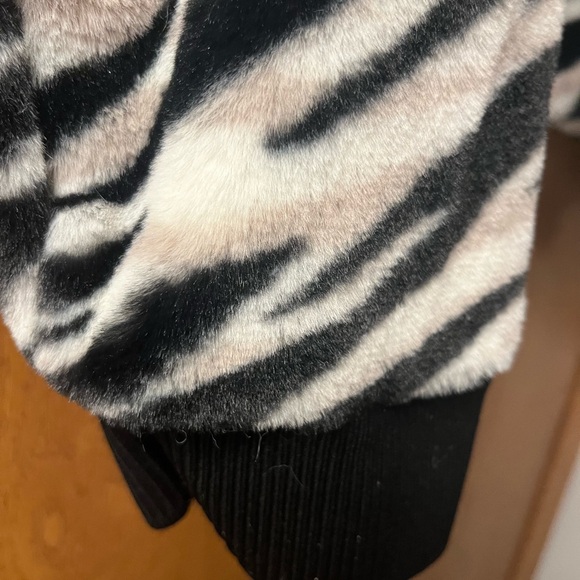 Calvin Klein Performance Pullover - Picture 3 of 5